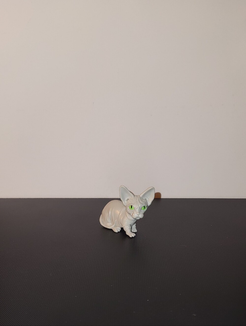 Yolo Candy Hairless Cat Figurine Green Eyes Pop A Looza